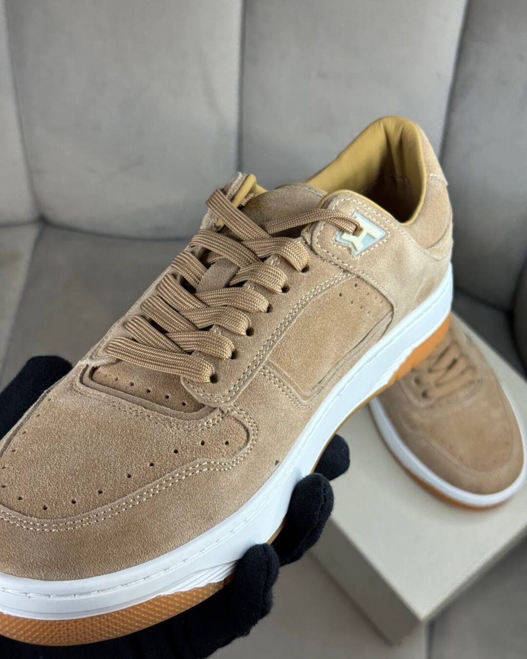 Кроссовки Santoni