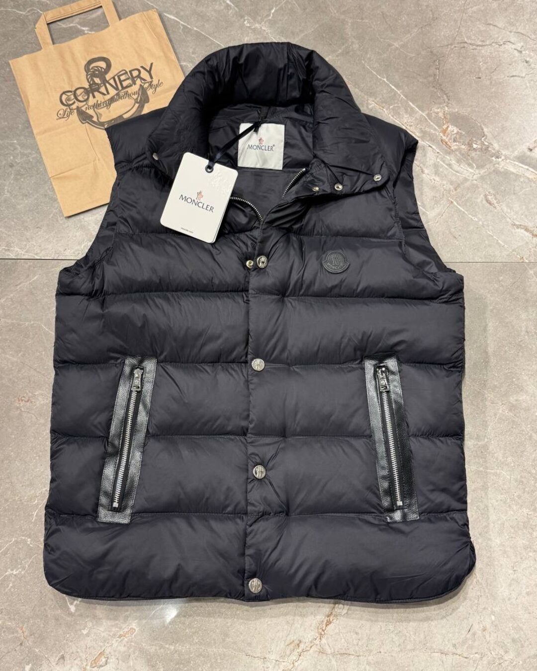 Жилет Moncler