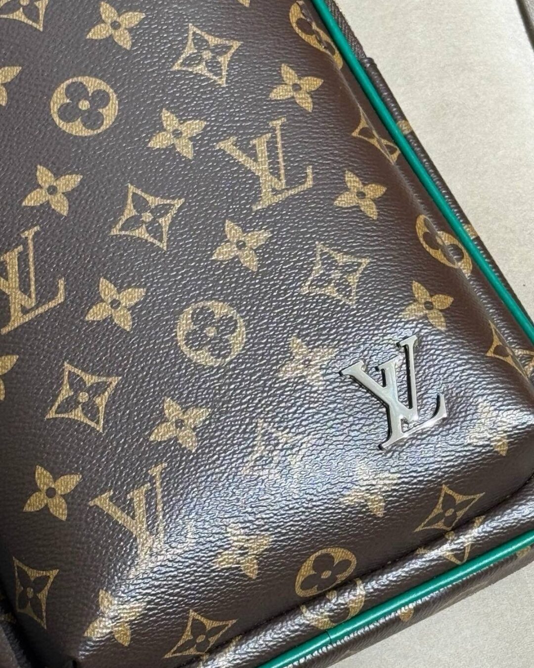 Сумка Louis Vuitton Avenue