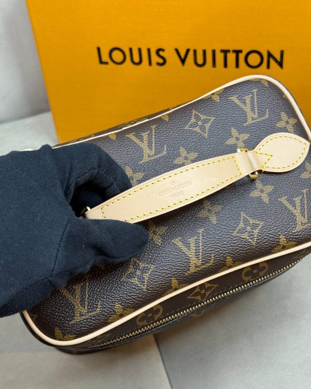 Несессер Louis Vuitton