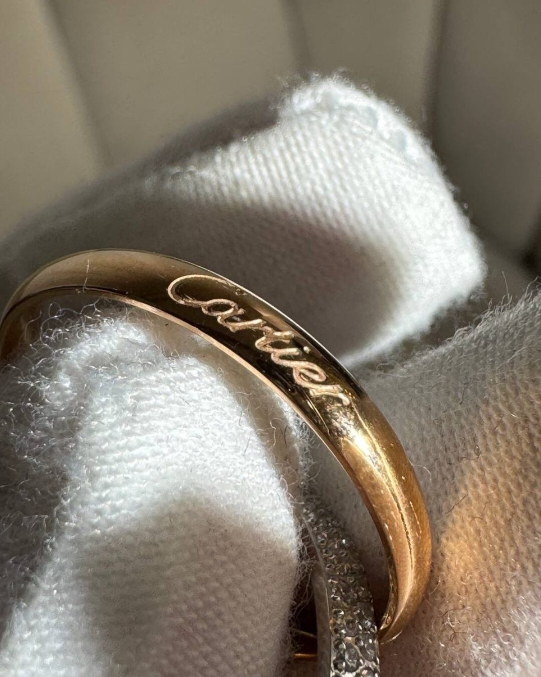 Кольцо Cartier Trinity Камни