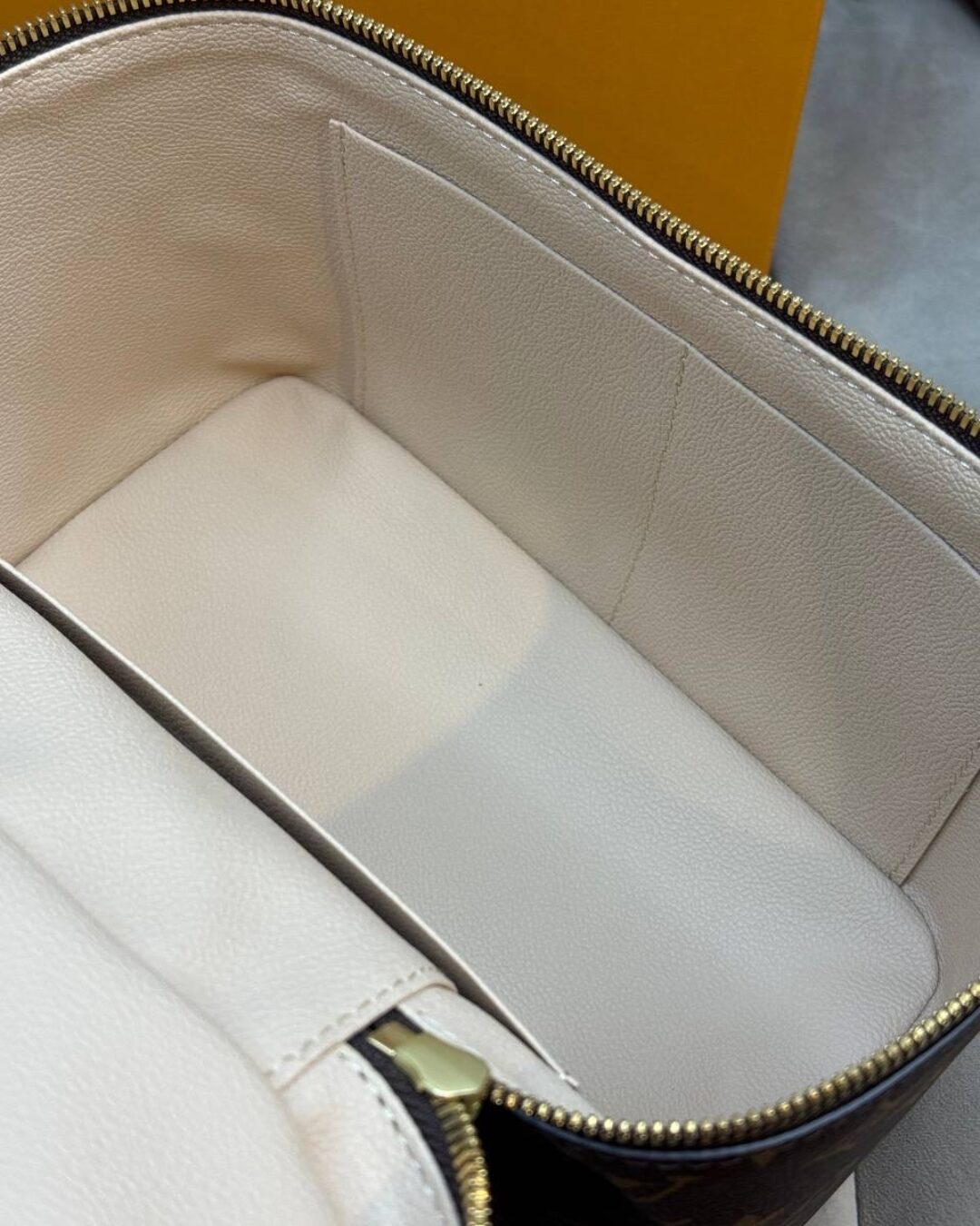 Несессер Louis Vuitton