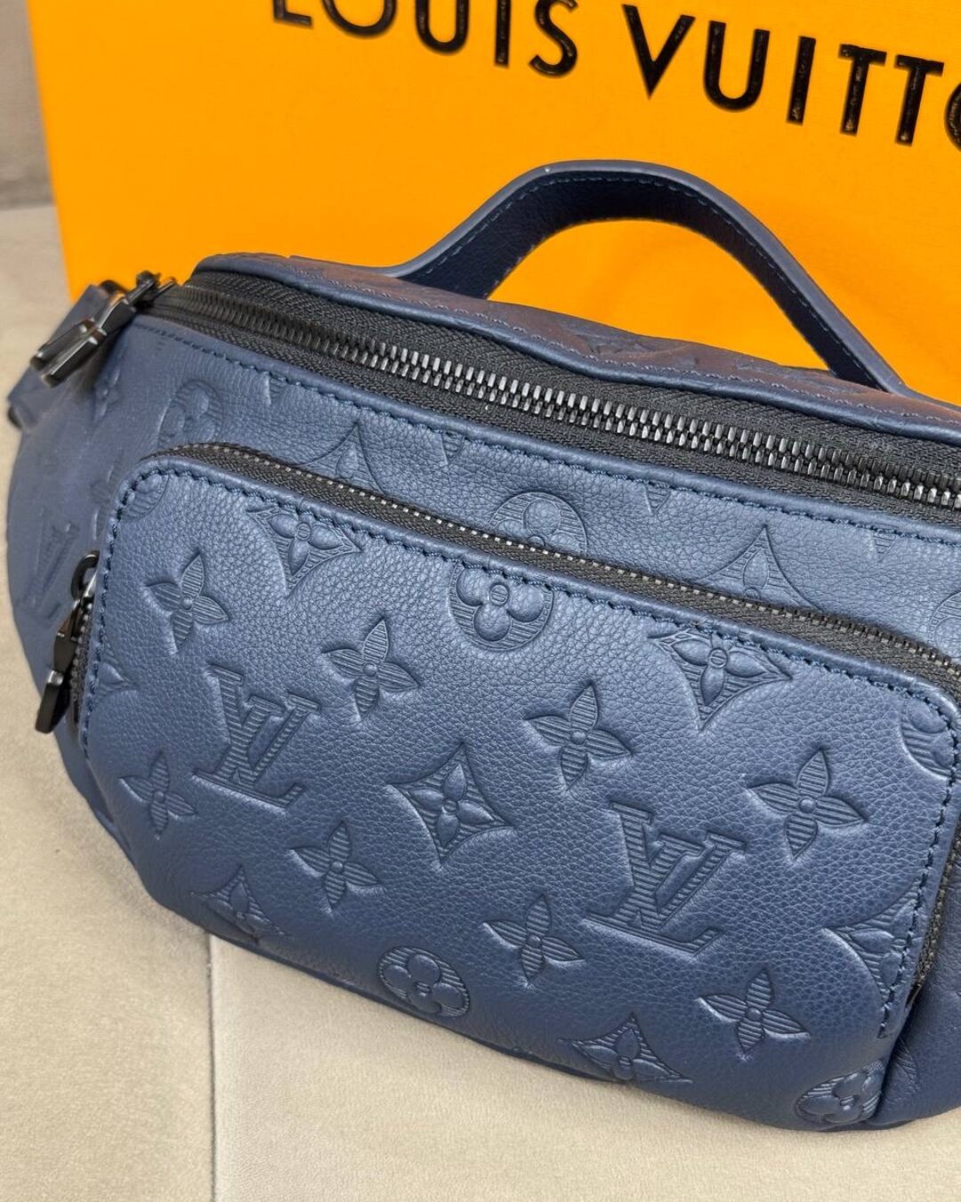 Сумка Louis Vuitton Rush