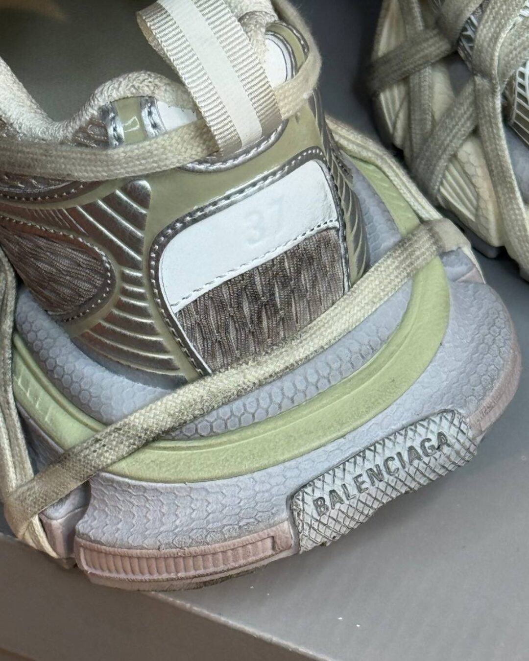 Кроссовки Balenciaga 3XL Extreme Lace Trainers Light Beige