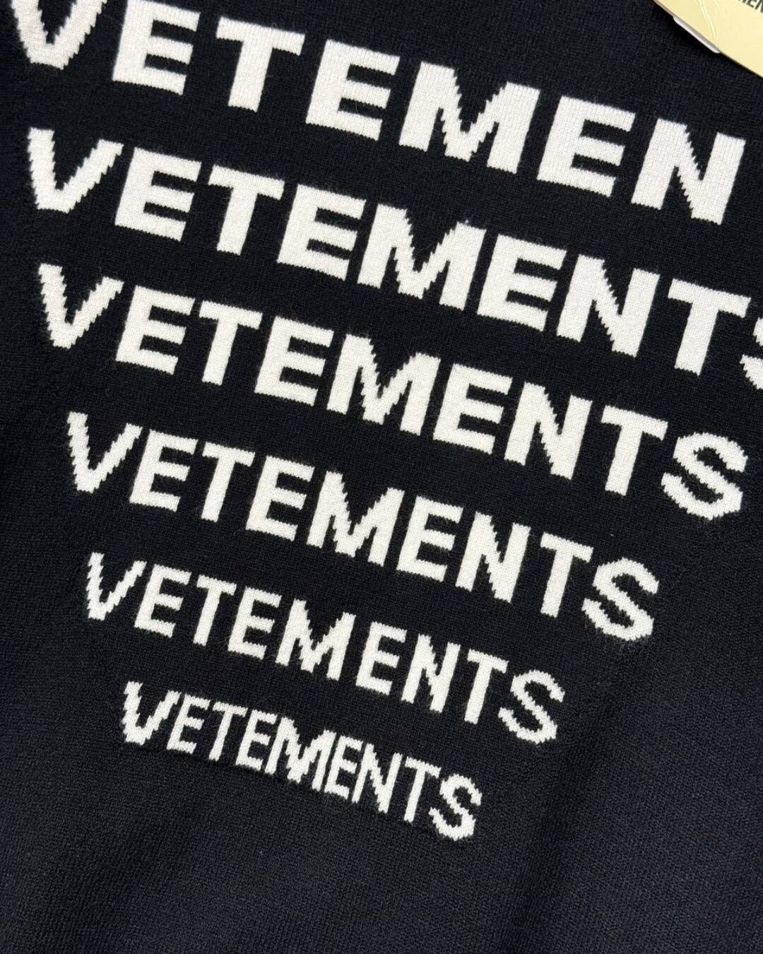 Свитер Vetements