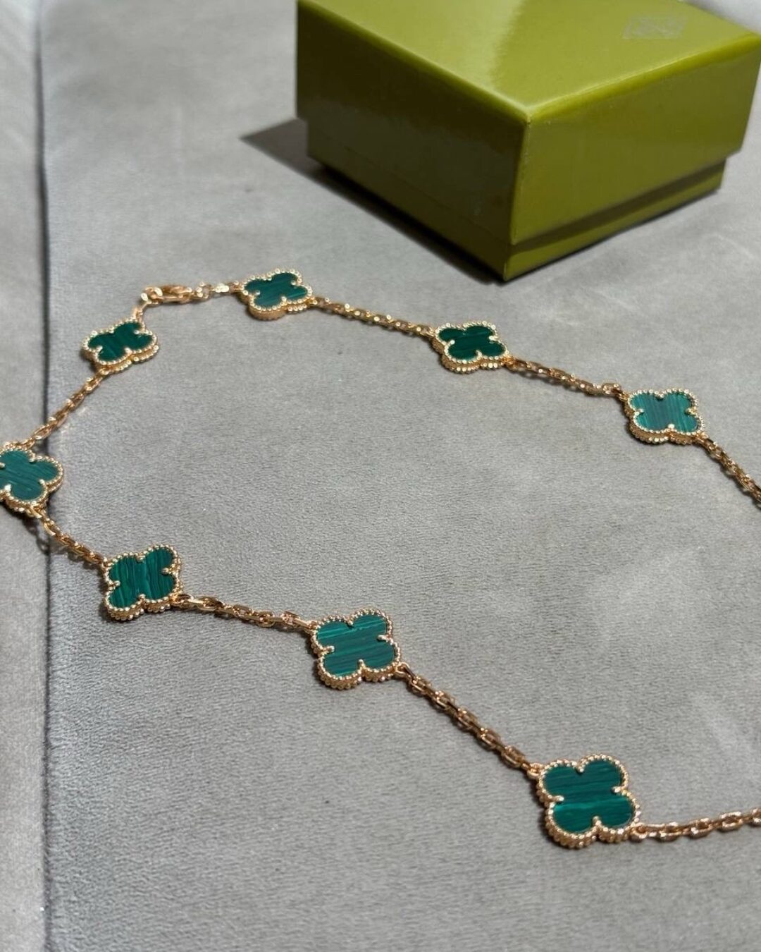 Колье Van Cleef & Arpels Vintage Alhambra (Gold/Green/Poly)