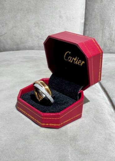 Кольцо Cartier Trinity Камни