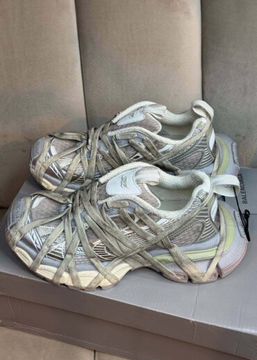 4e892aa5-004e-4324-bf96-a3e85ac03af7-1