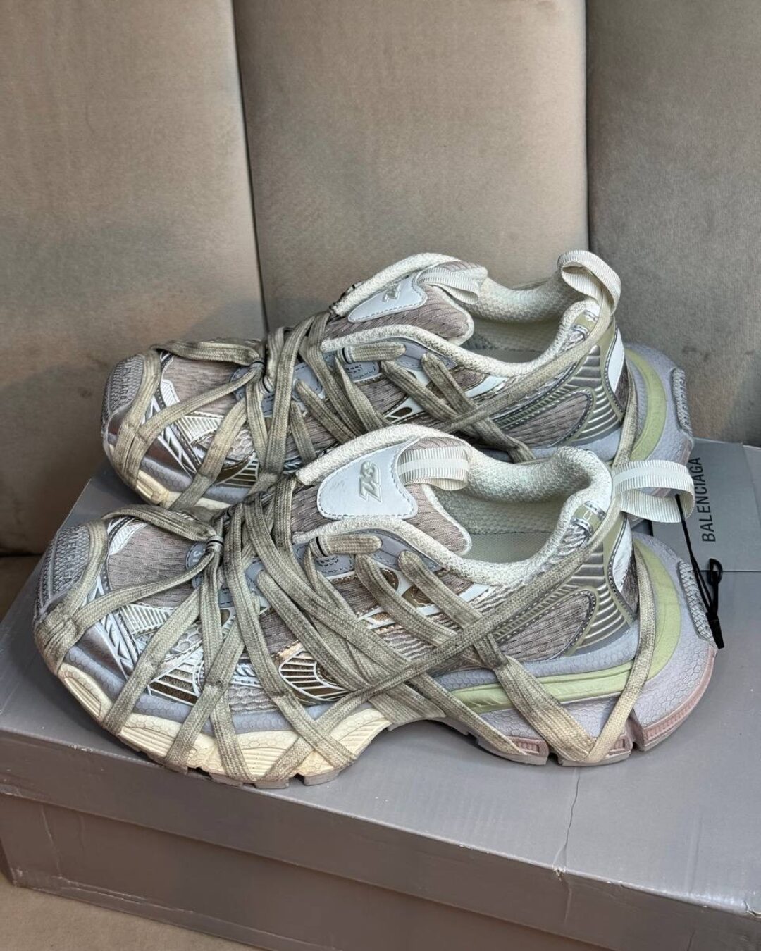 Кроссовки Balenciaga 3XL Extreme Lace Trainers Light Beige