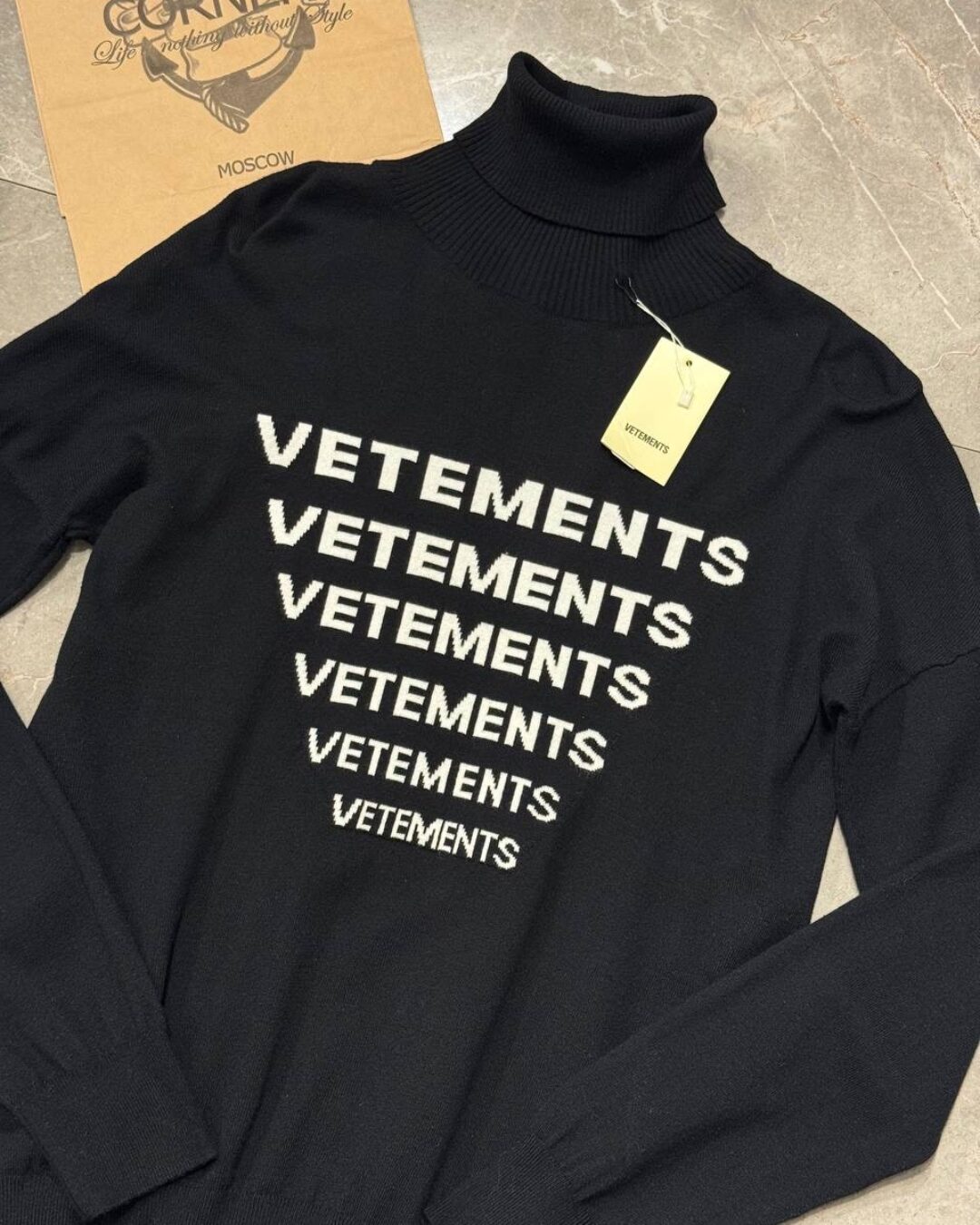 Свитер Vetements