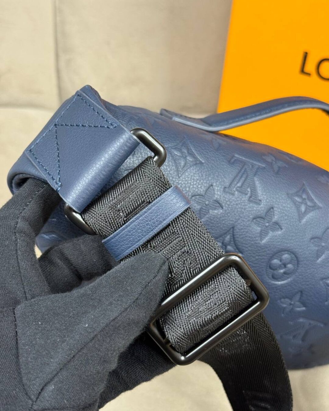 Сумка Louis Vuitton Rush