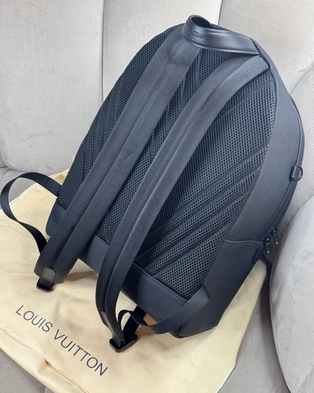 Рюкзак Louis Vuitton Takeoff