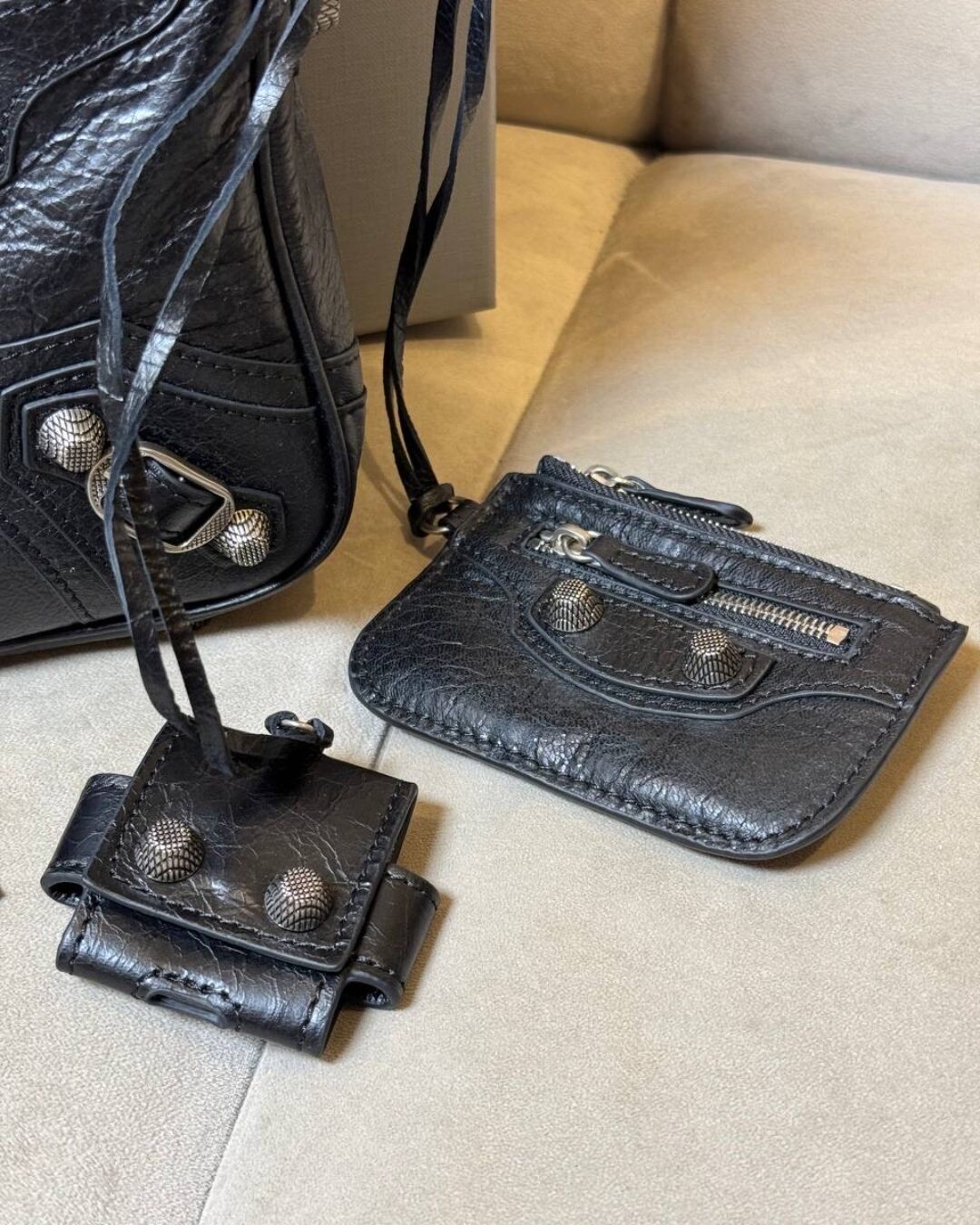 Сумка Balenciaga Le Cagole Crossbody