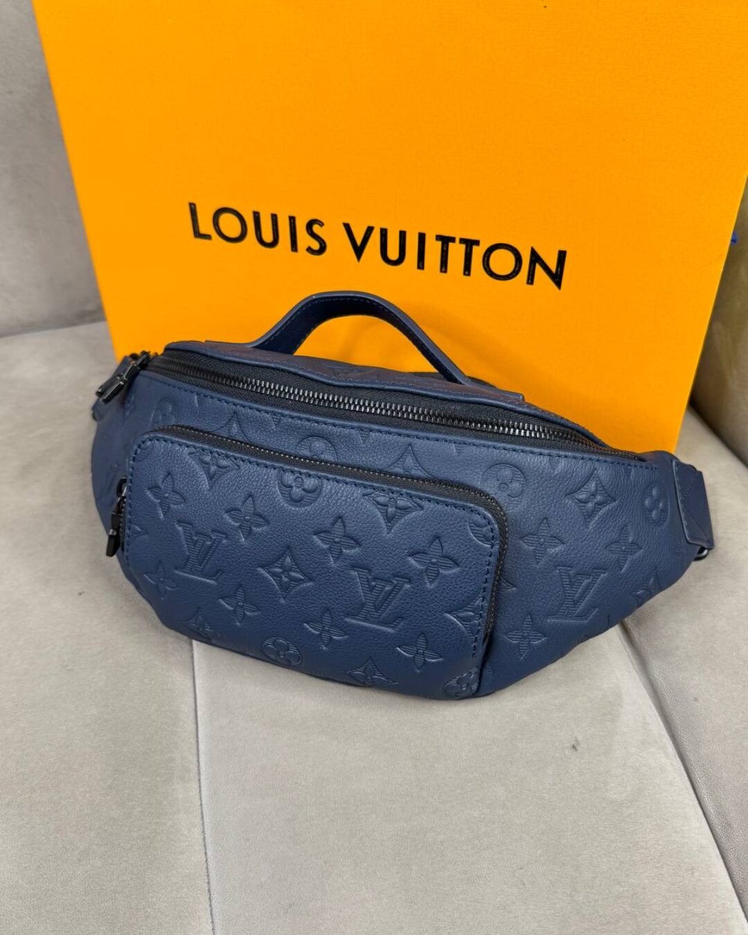 Сумка Louis Vuitton Rush