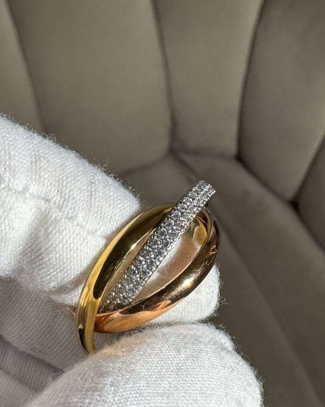 Кольцо Cartier Trinity Камни