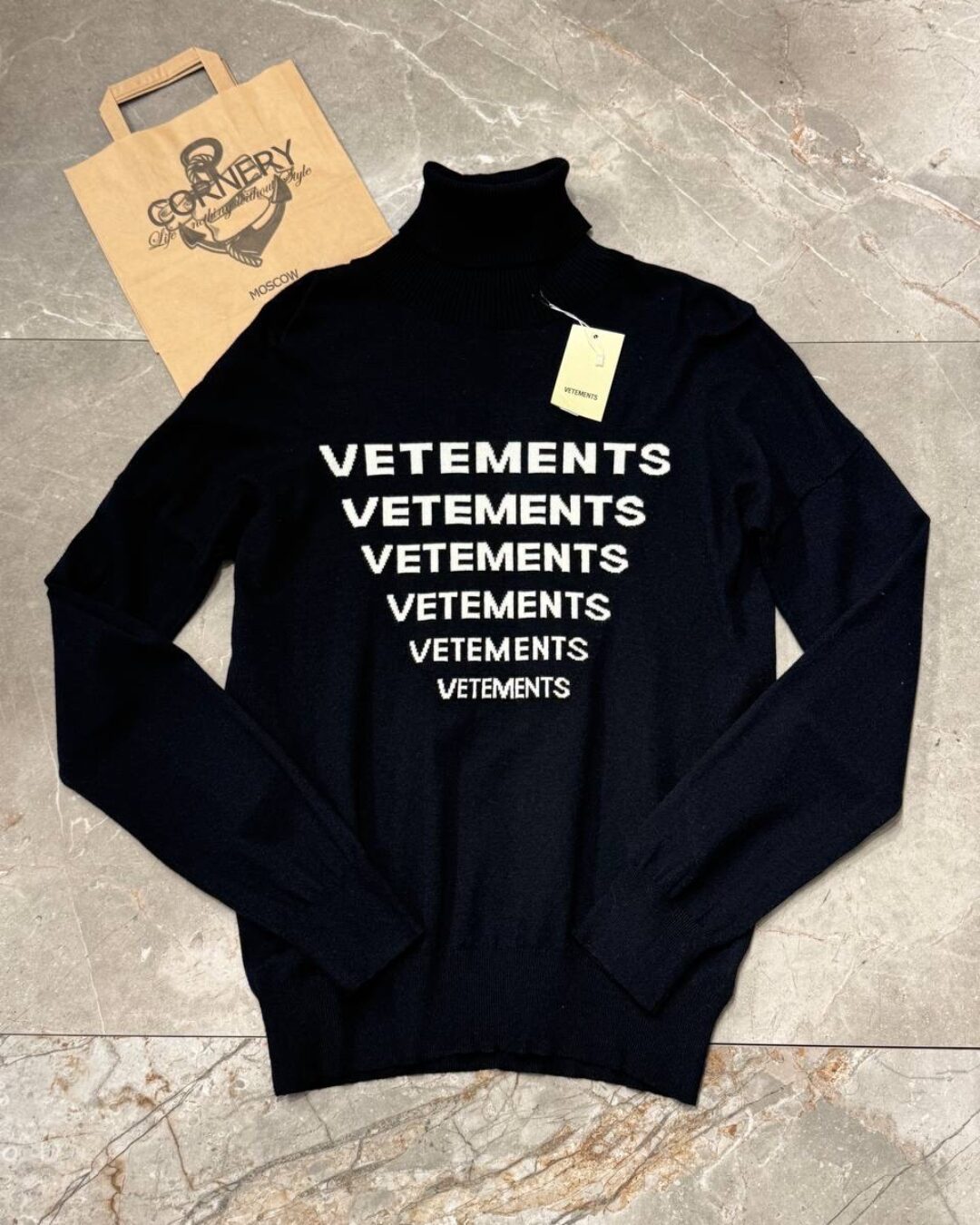 Свитер Vetements