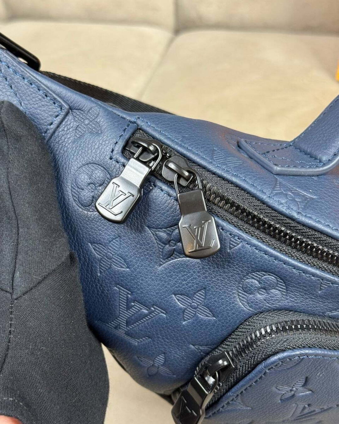 Сумка Louis Vuitton Rush