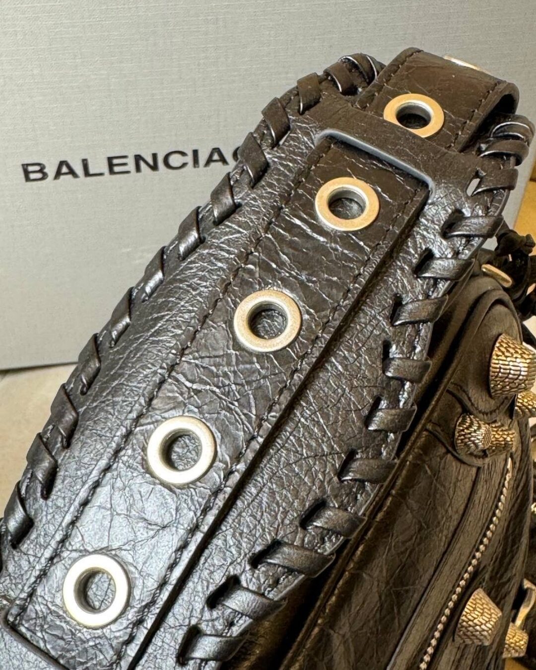 Сумка Balenciaga Le Cagole Crossbody