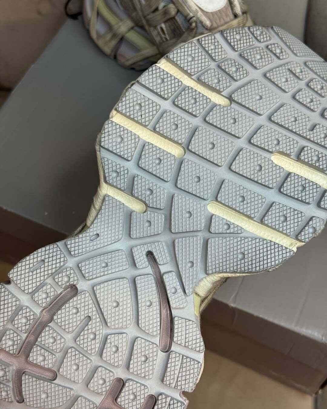 Кроссовки Balenciaga 3XL Extreme Lace Trainers Light Beige