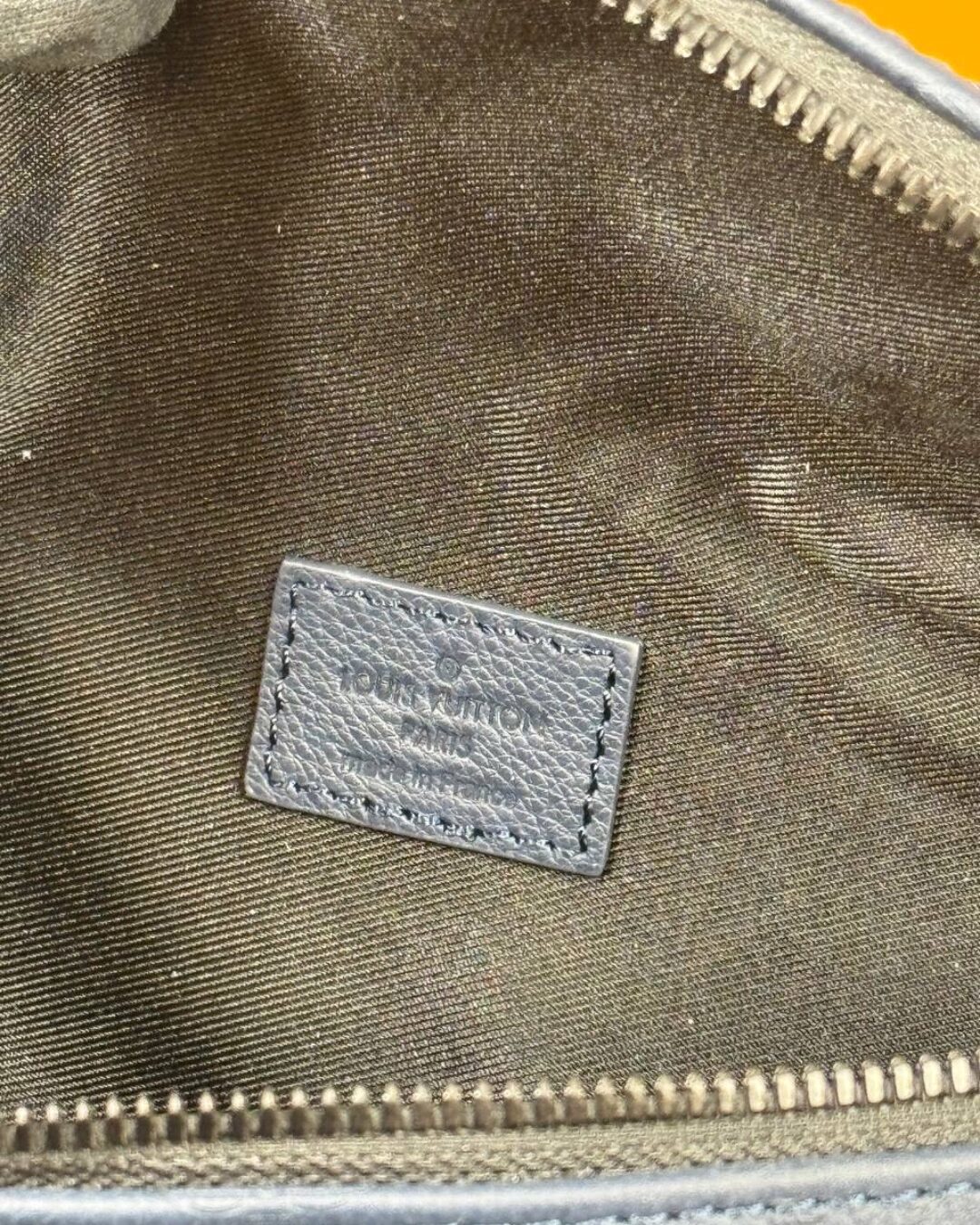 Сумка Louis Vuitton Rush