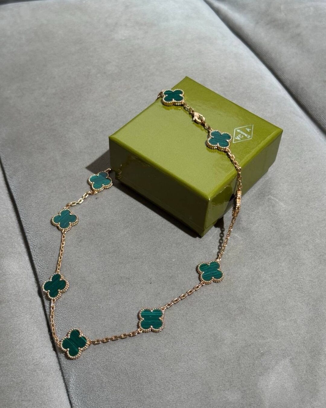 Колье Van Cleef & Arpels Vintage Alhambra (Gold/Green/Poly)