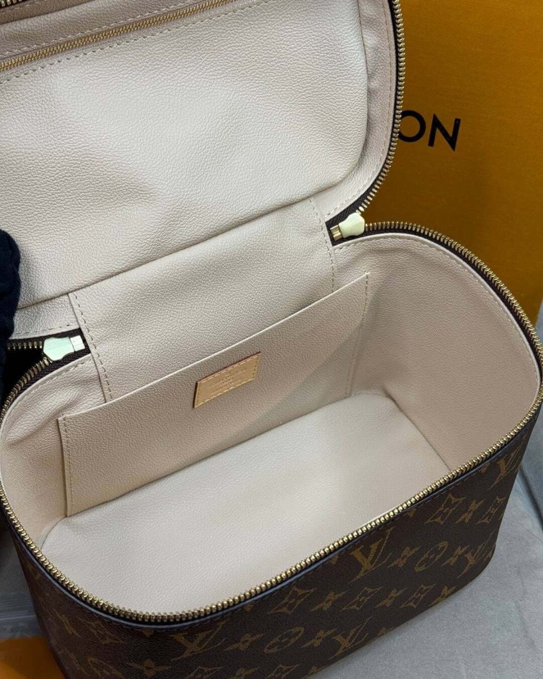 Несессер Louis Vuitton