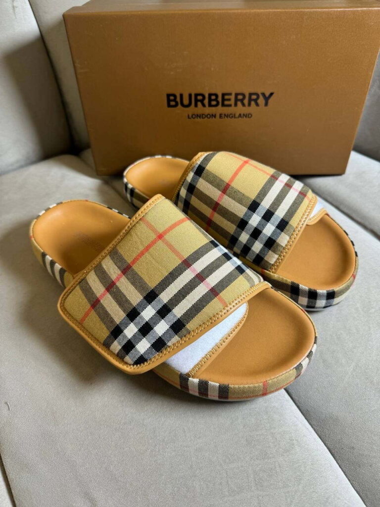 Тапки Burberry