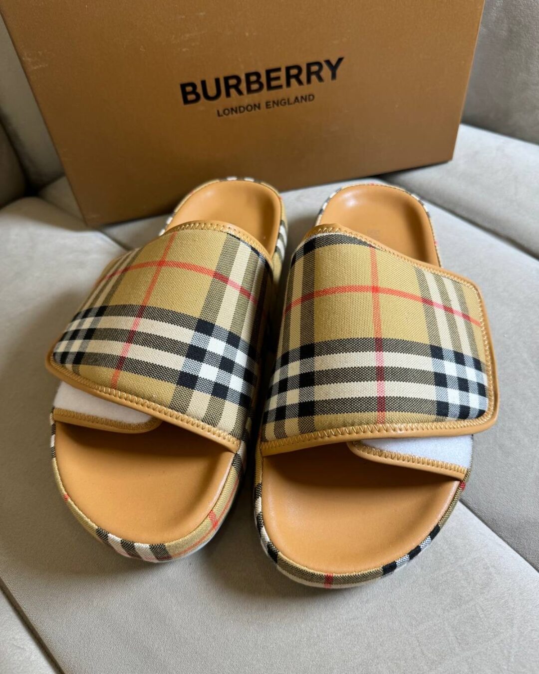 Тапки Burberry