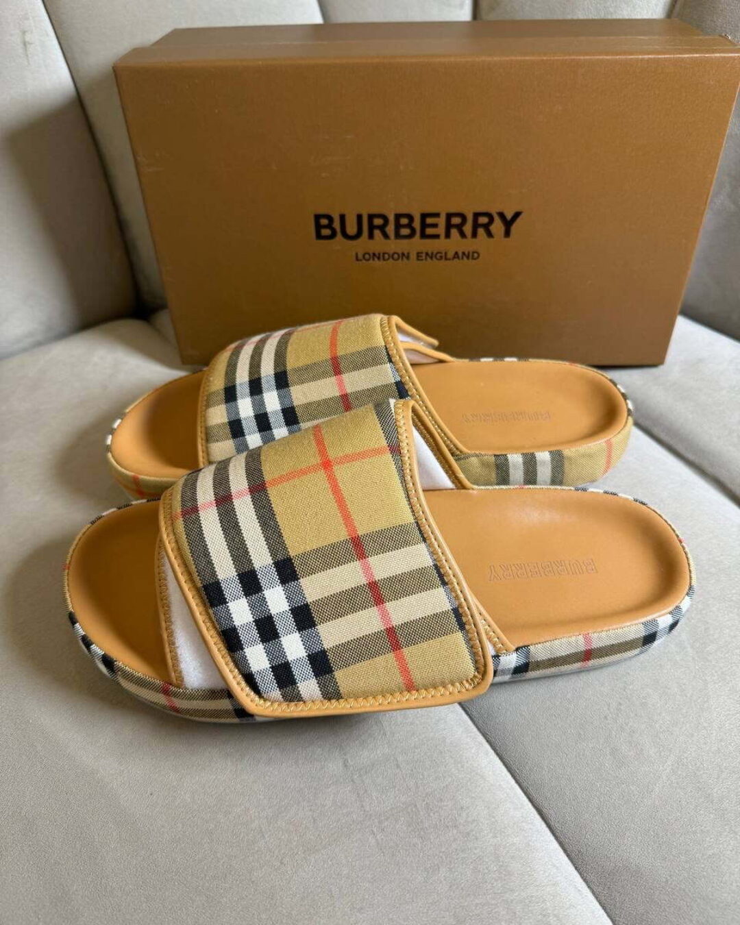 Тапки Burberry
