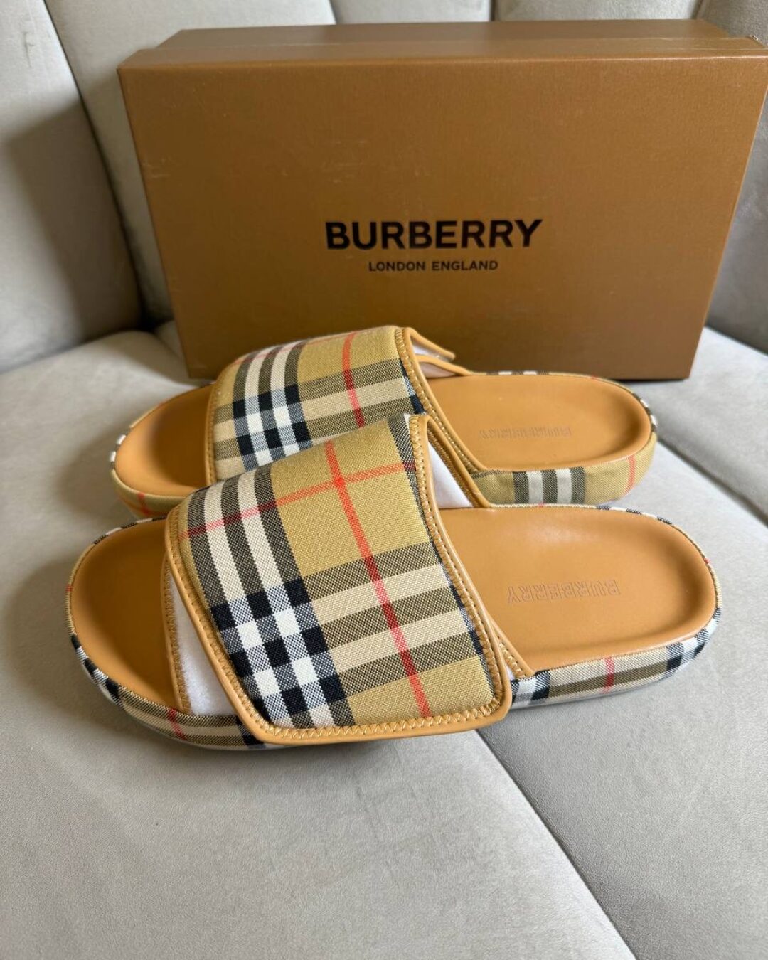 Тапки Burberry