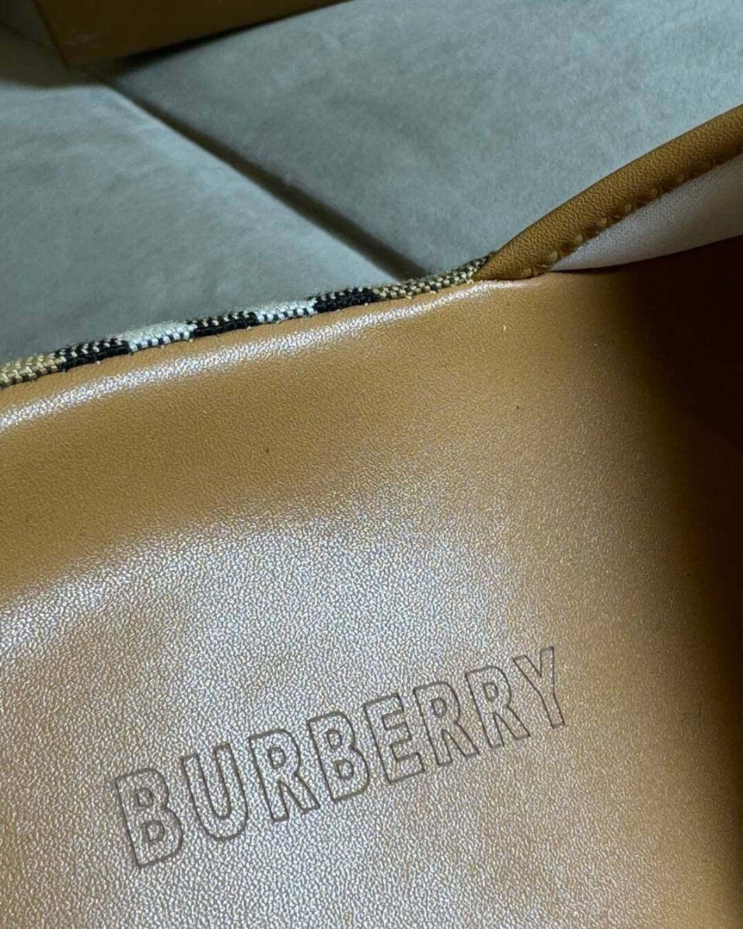Тапки Burberry