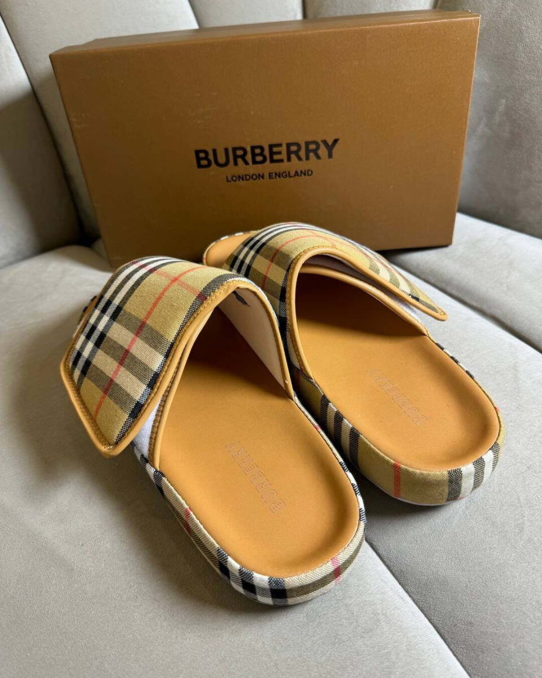 Тапки Burberry