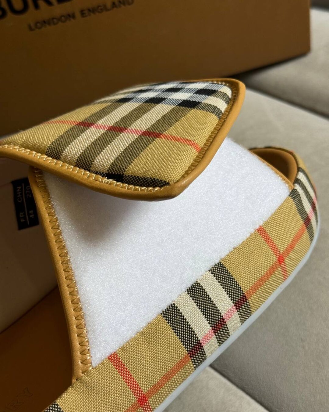 Тапки Burberry
