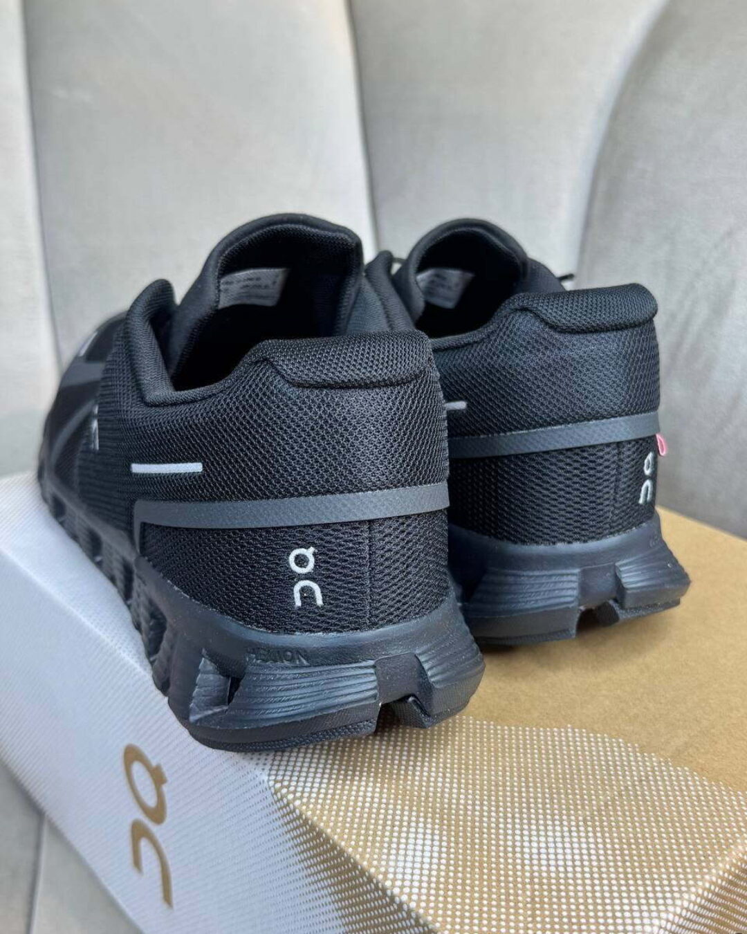 Кроссовки On