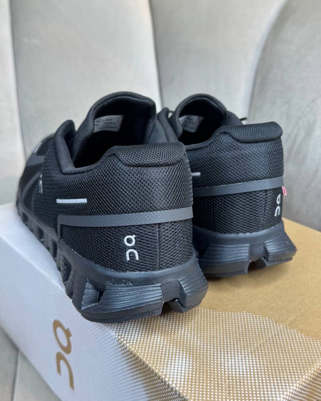 Кроссовки On