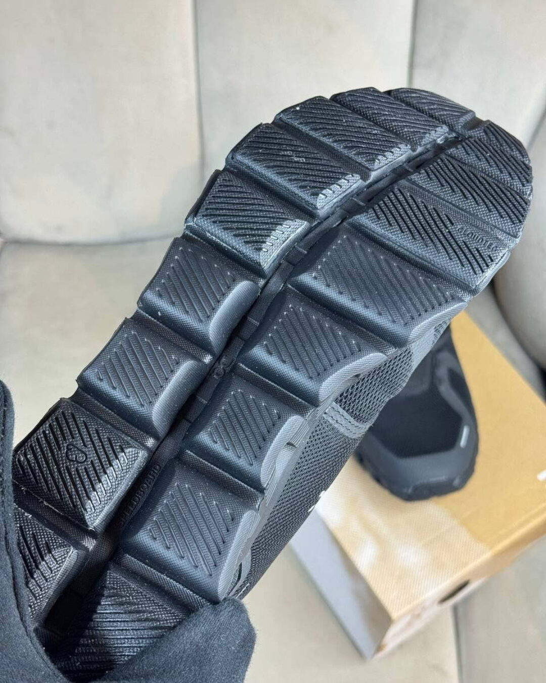 Кроссовки On