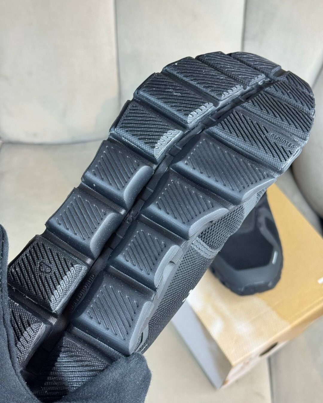 Кроссовки On