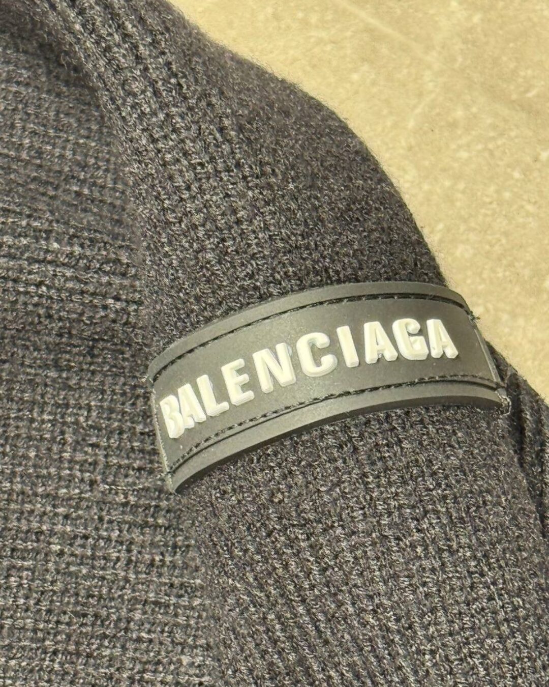 Свитер Balenciaga