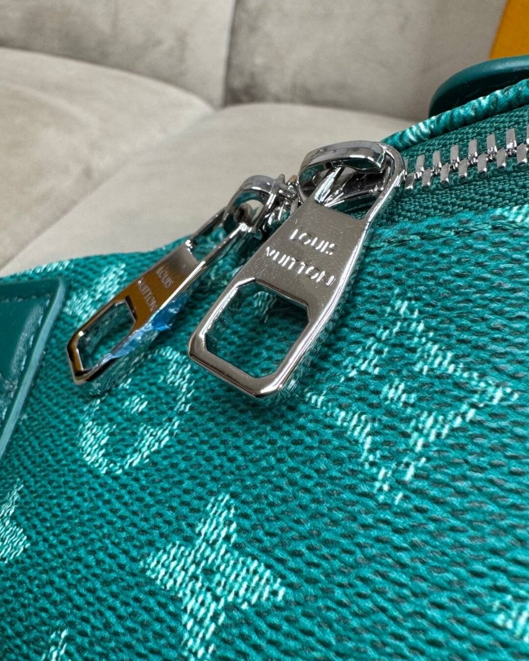 Сумка Louis Vuitton Rush