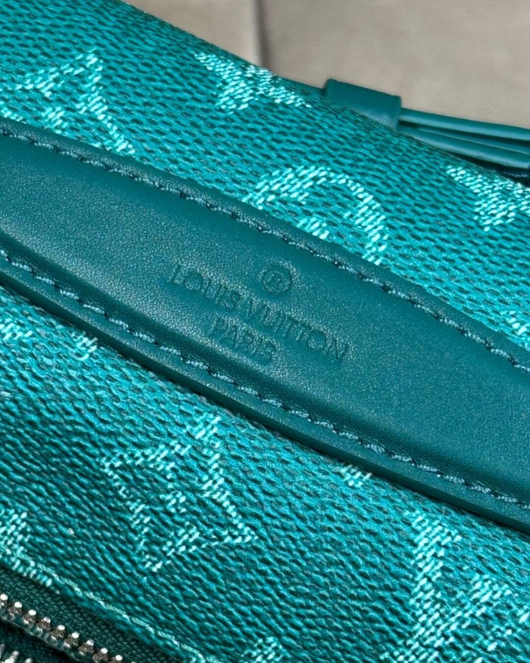 Сумка Louis Vuitton Rush