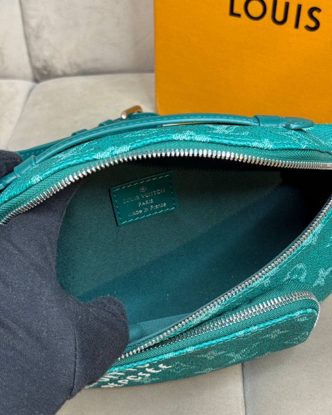 Сумка Louis Vuitton Rush