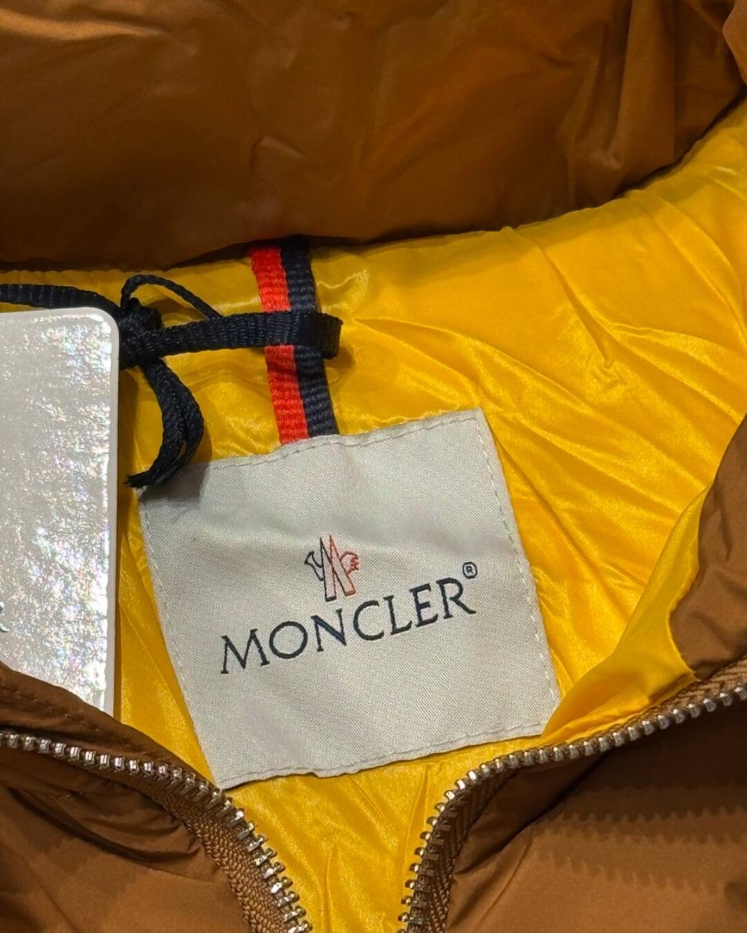 Пуховик Moncler