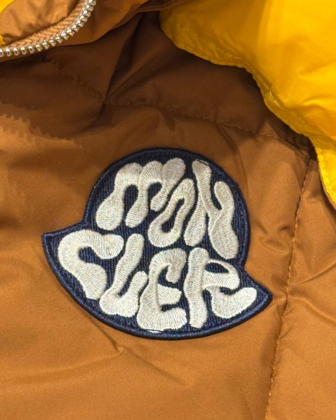 Пуховик Moncler