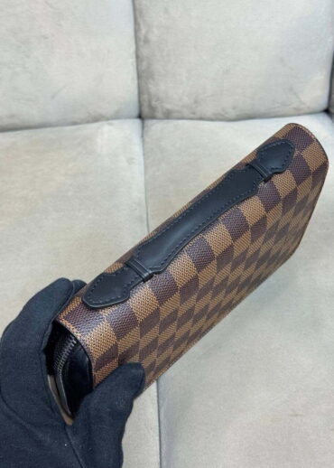 b0bc81d3-8cf2-42a3-9596-1a9343196c2a-1