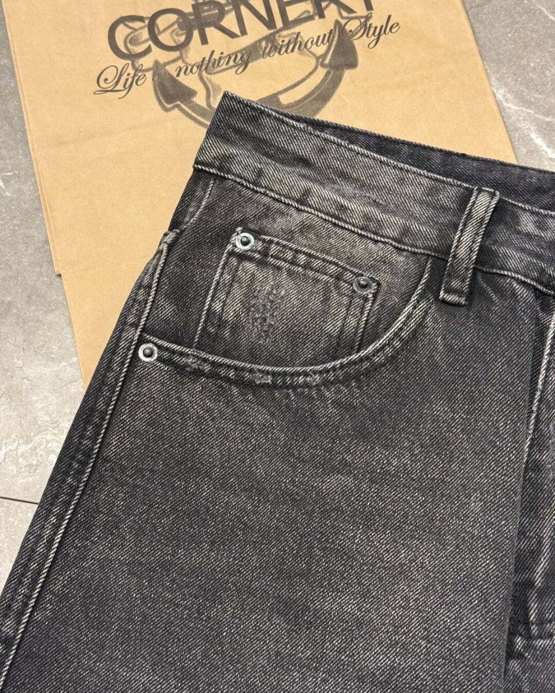 Джинсы Balenciaga