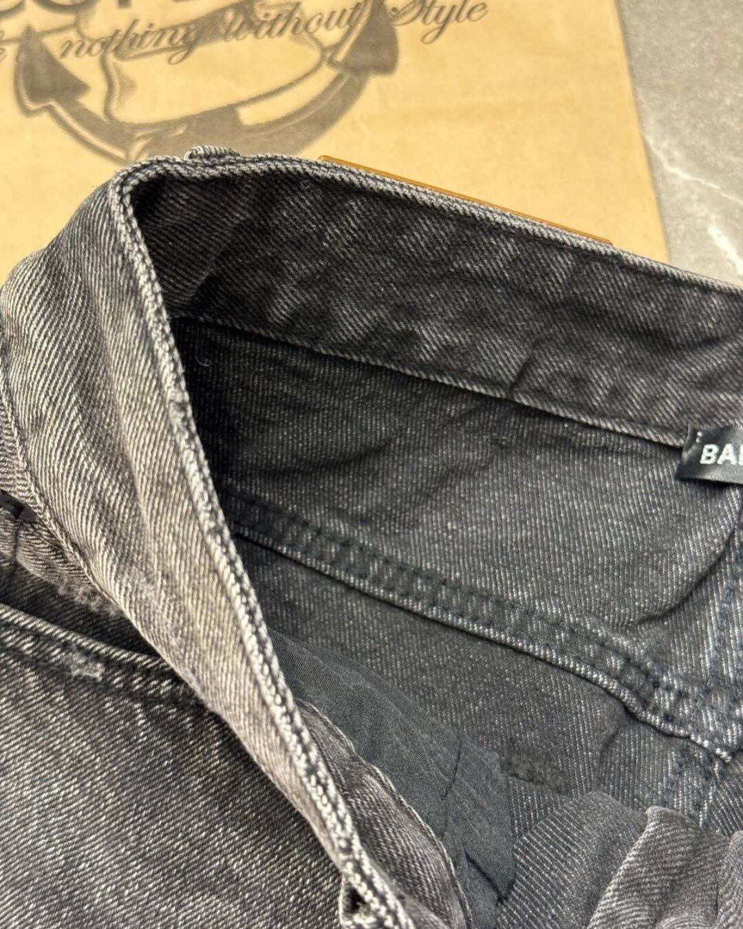 Джинсы Balenciaga