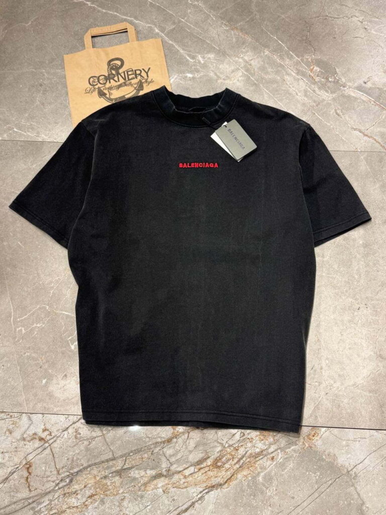 Футболка Balenciaga