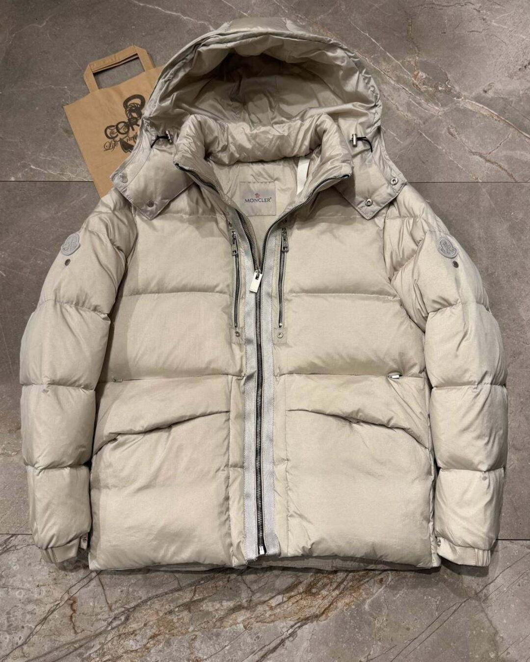 Пуховик Moncler