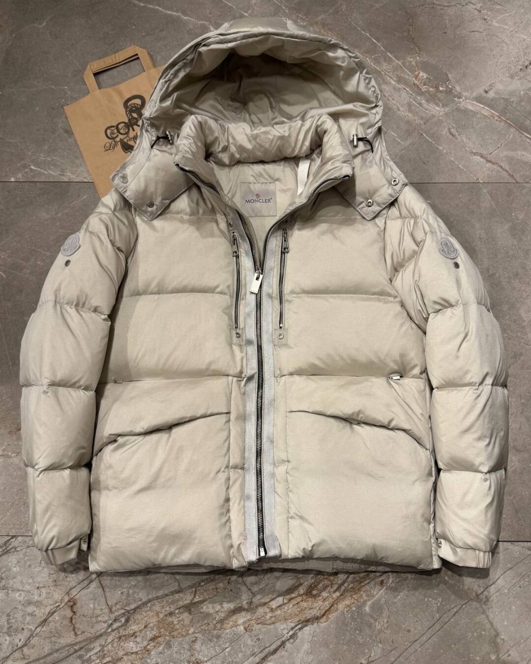 Пуховик Moncler