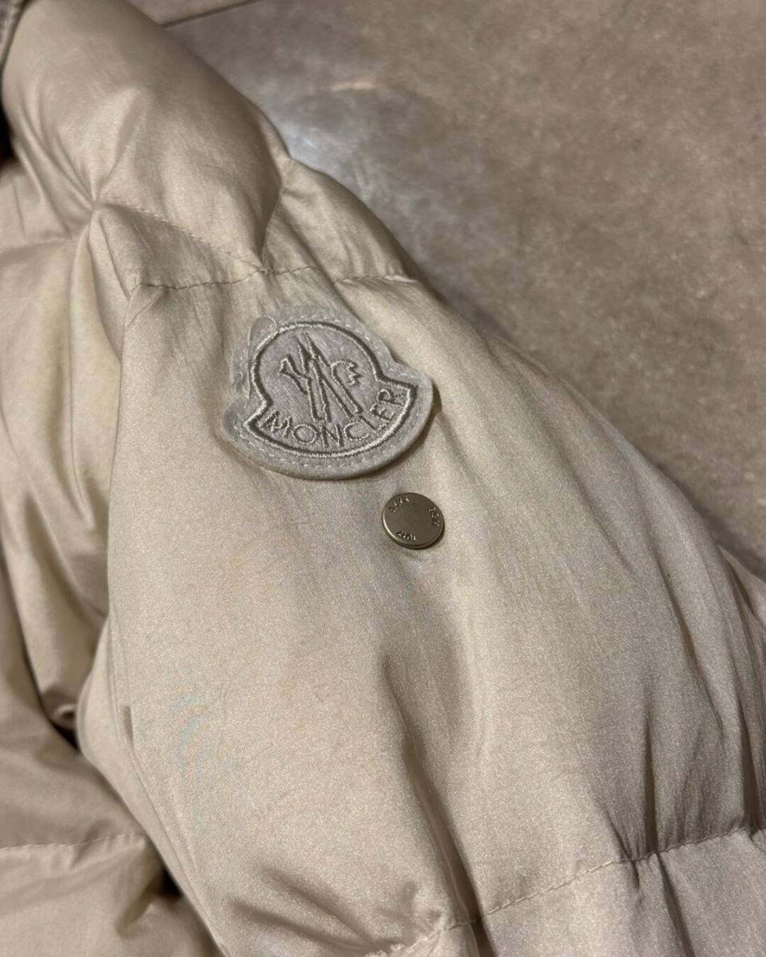 Пуховик Moncler